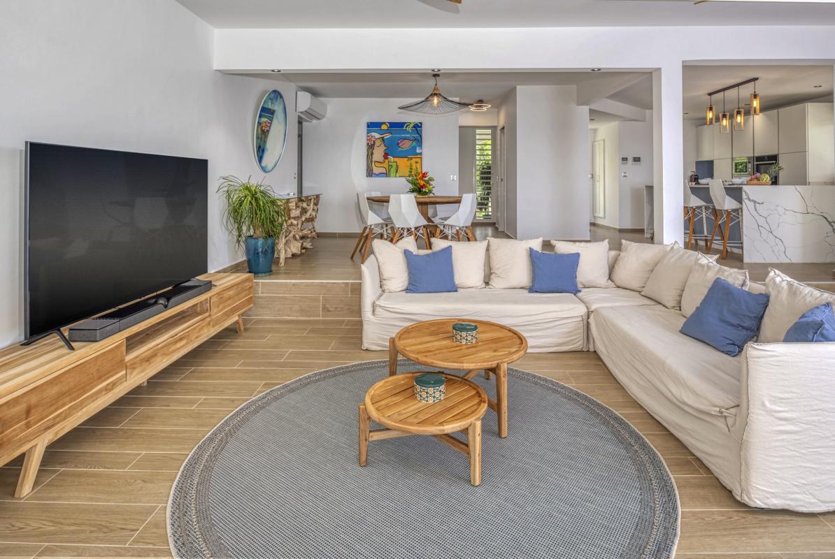 7.Location villa 5 chambres piscine vue mer Le Gosier Guadeloupe_Pièce de vie